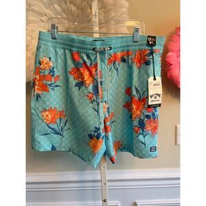 BILLABONG LAYBACK SHORTS SIZE XL NWT